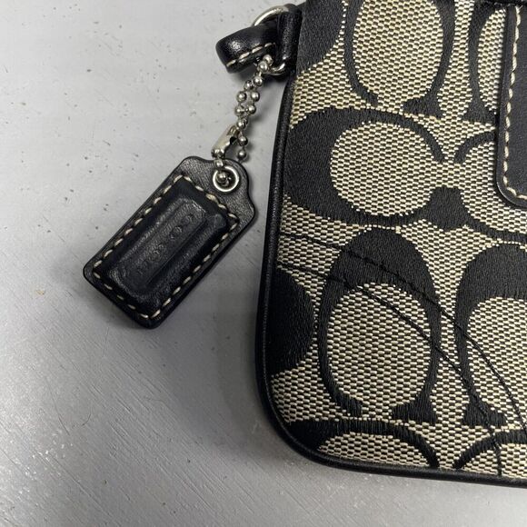 Coach Leatherware Signature Zipper Wristlet Pouch Clutch Black - Picture 3 of 6